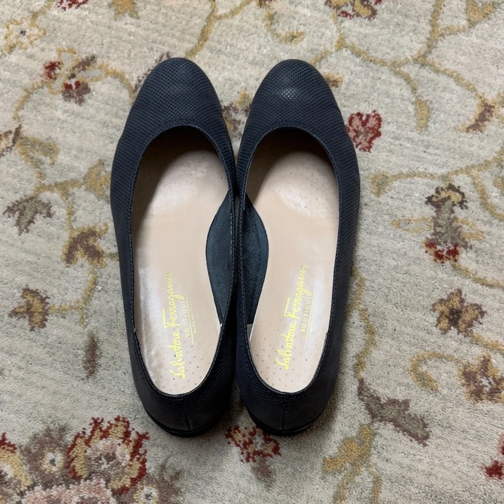 Salvatore Ferragamo Women's navy Flats